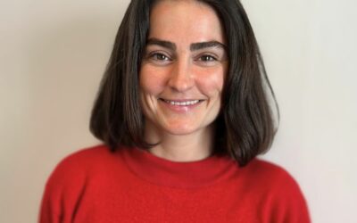 Quand l’énergie solaire de Marseille rencontre l’engagement associatif : rencontrez Mélanie Causan